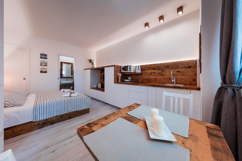 Apartments Sole Komiža Exteriör bild