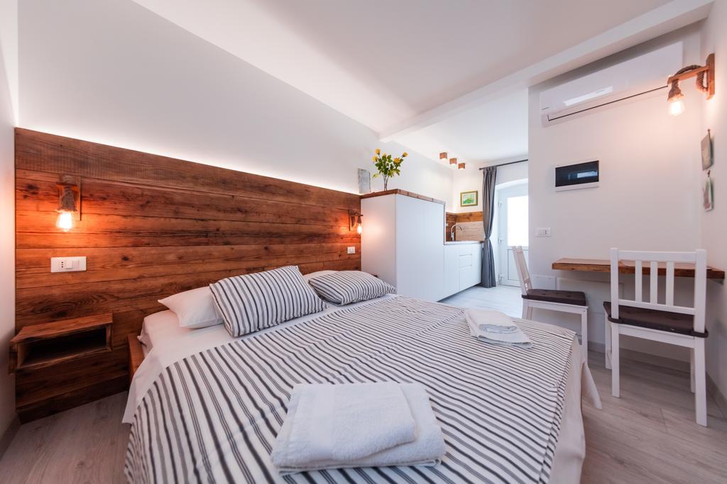 Apartments Sole Komiža Exteriör bild