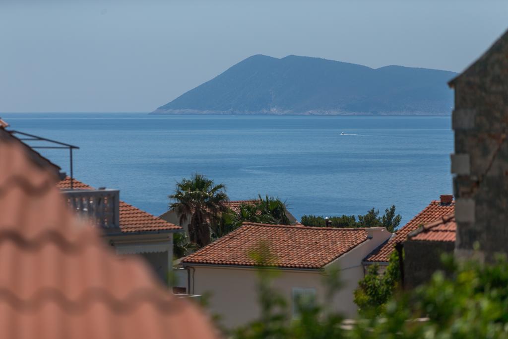 Apartments Sole Komiža Exteriör bild